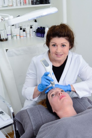 Goda resultat för Led ansiktsbehandling klinik för alla i Odenplan